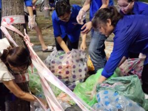 Duy trì tinh thần dọn dẹp sau lễ hội để bảo vệ môi trường